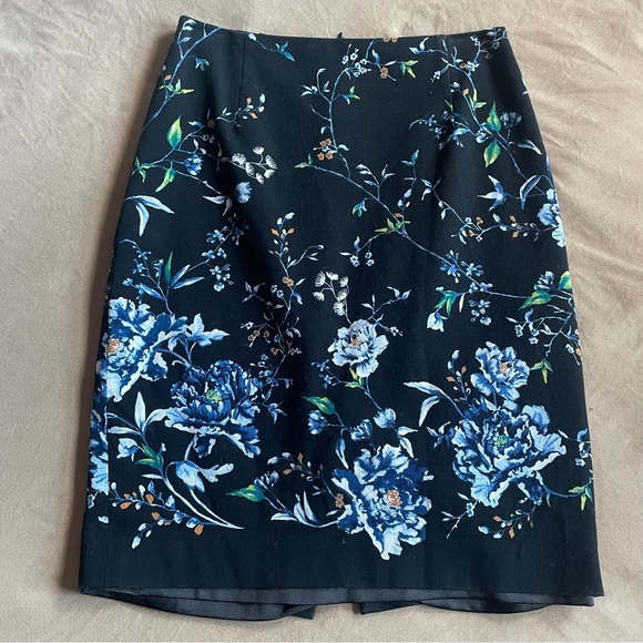 WHBM Floral Pencil Skirt - Size 0 - Picture 3 of 7